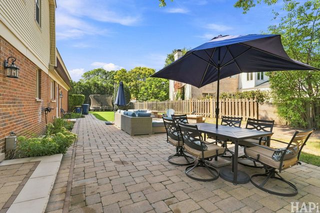 4000 Picardy Drive, Northbrook, IL 60062