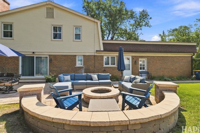 4000 Picardy Drive, Northbrook, IL 60062