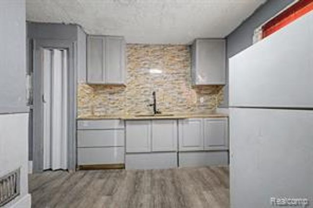 9275 Appoline Street, Detroit, MI 48228