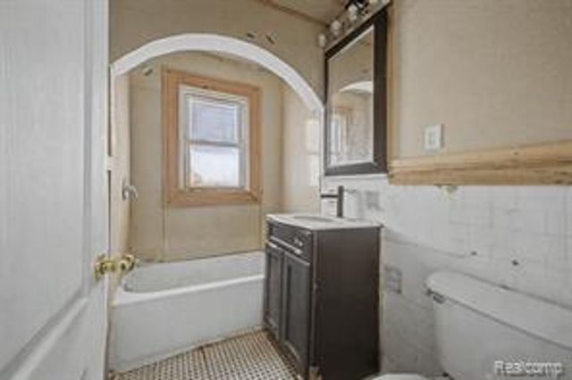 9275 Appoline Street, Detroit, MI 48228