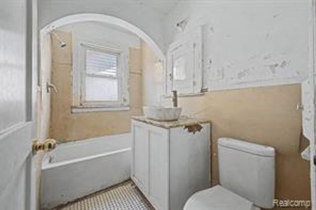 9275 Appoline Street, Detroit, MI 48228