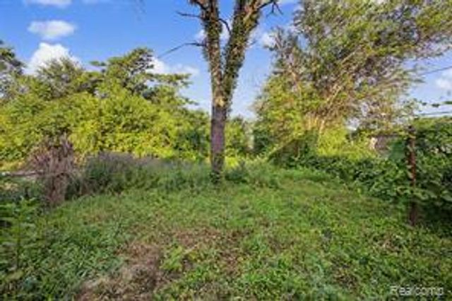 9275 Appoline Street, Detroit, MI 48228