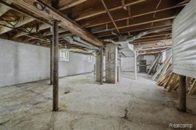 9275 Appoline Street, Detroit, MI 48228