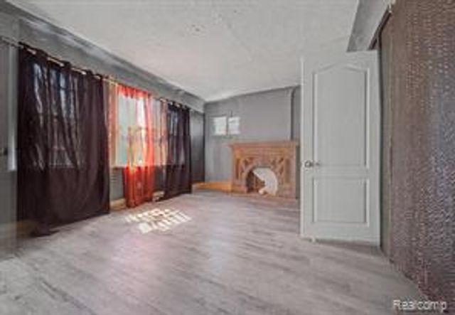 9275 Appoline Street, Detroit, MI 48228