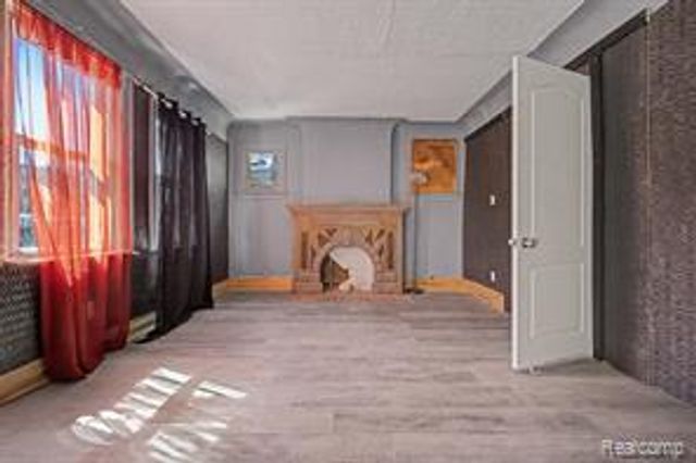 9275 Appoline Street, Detroit, MI 48228