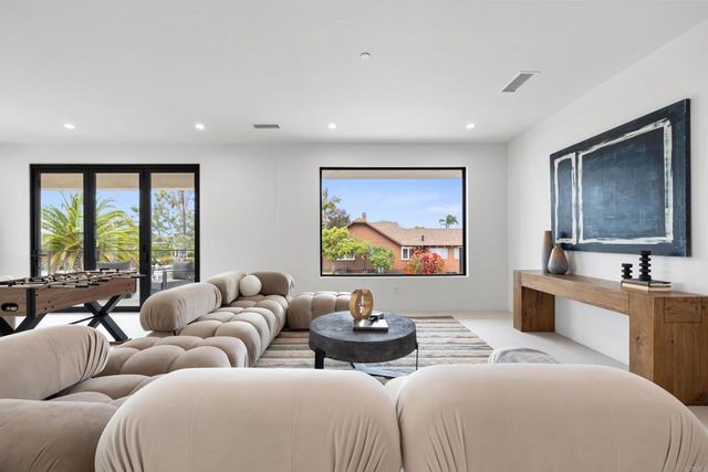 3794 Highland Drive, Carlsbad, CA 92008