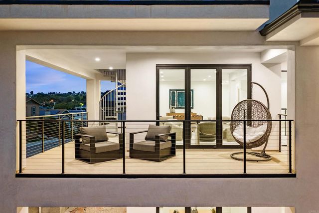 3794 Highland Drive, Carlsbad, CA 92008