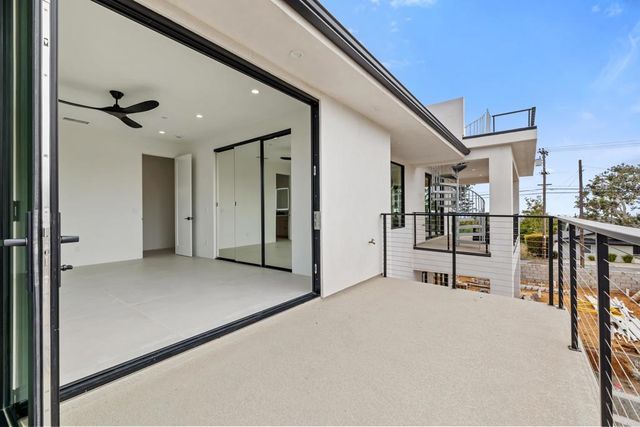 3794 Highland Drive, Carlsbad, CA 92008
