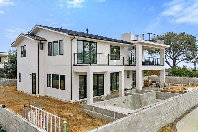 3794 Highland Drive, Carlsbad, CA 92008