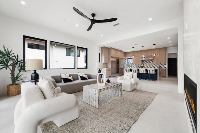 3794 Highland Drive, Carlsbad, CA 92008