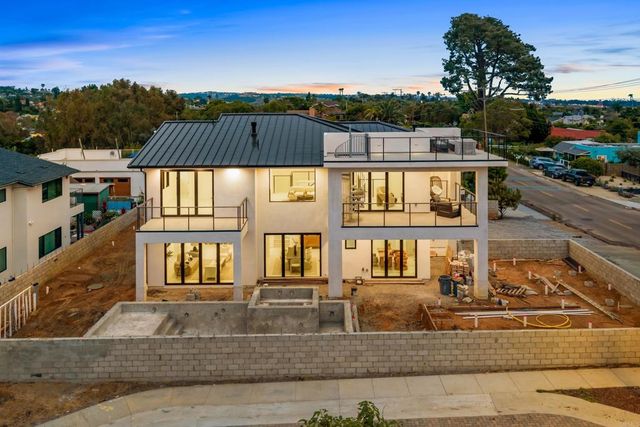 3794 Highland Drive, Carlsbad, CA 92008