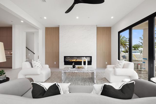 3794 Highland Drive, Carlsbad, CA 92008