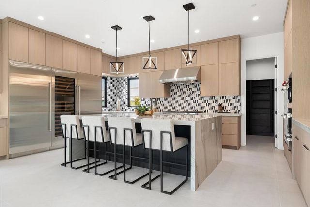 3794 Highland Drive, Carlsbad, CA 92008