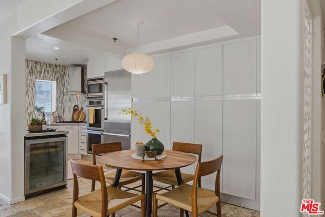 11838 Kiowa Avenue 101, Los Angeles, CA 90049