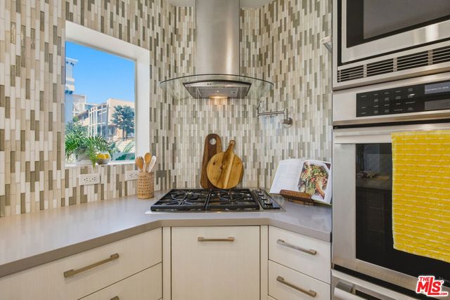 11838 Kiowa Avenue 101, Los Angeles, CA 90049