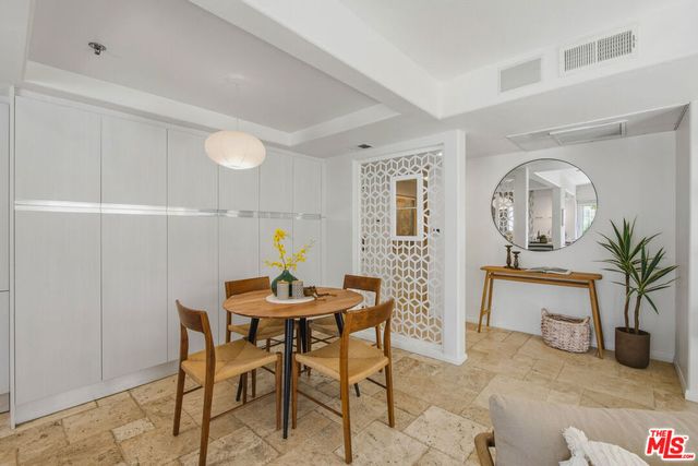 11838 Kiowa Avenue 101, Los Angeles, CA 90049