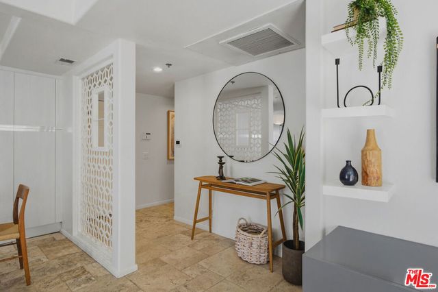 11838 Kiowa Avenue 101, Los Angeles, CA 90049