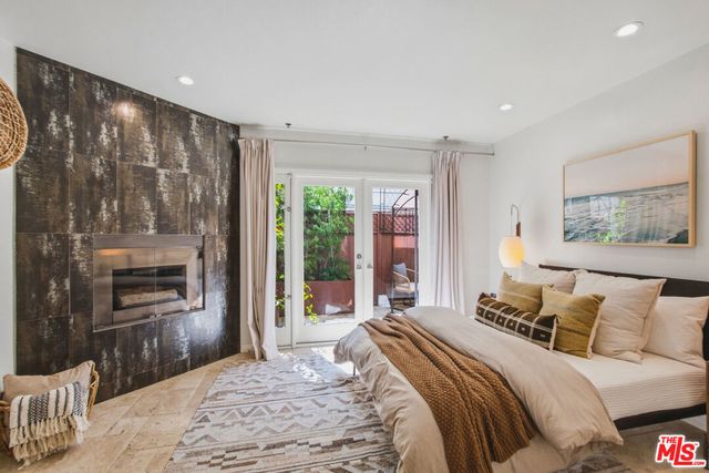 11838 Kiowa Avenue 101, Los Angeles, CA 90049
