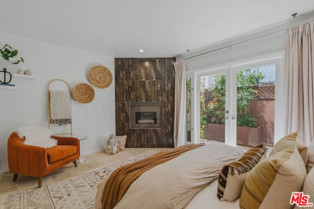 11838 Kiowa Avenue 101, Los Angeles, CA 90049
