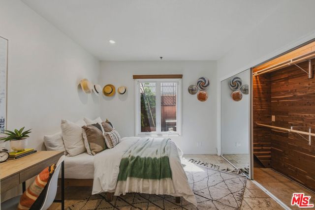 11838 Kiowa Avenue 101, Los Angeles, CA 90049
