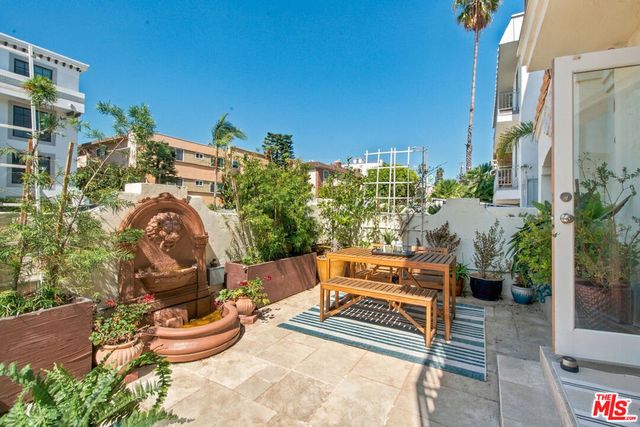 11838 Kiowa Avenue 101, Los Angeles, CA 90049