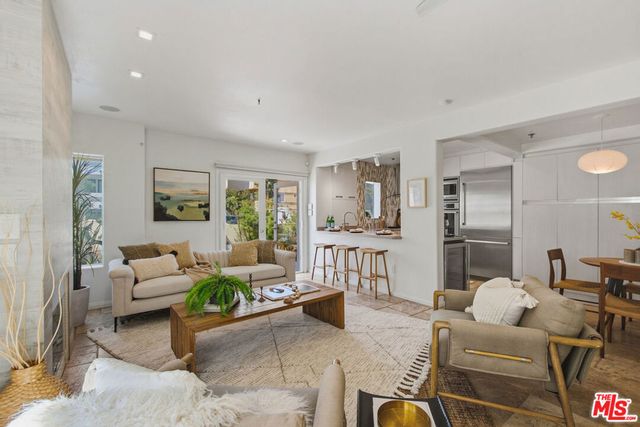 11838 Kiowa Avenue 101, Los Angeles, CA 90049