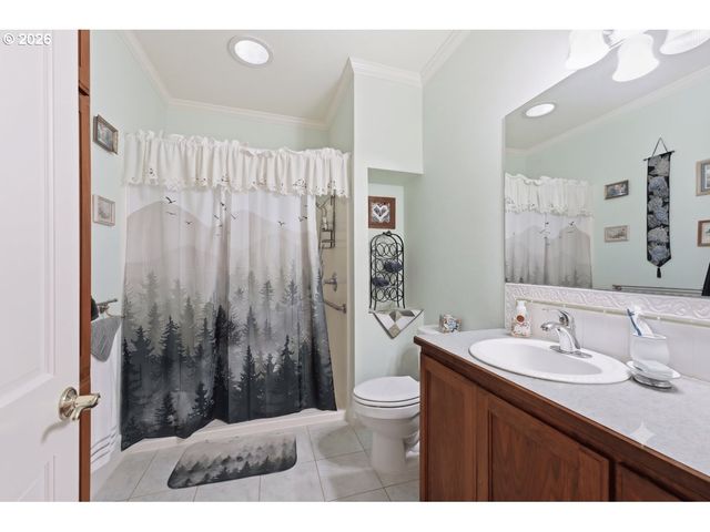 7062 RIVER BEND Dr Ne, Silverton, OR 97381