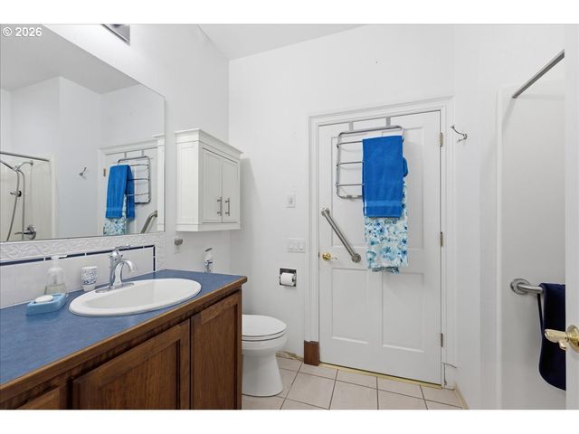 7062 RIVER BEND Dr Ne, Silverton, OR 97381