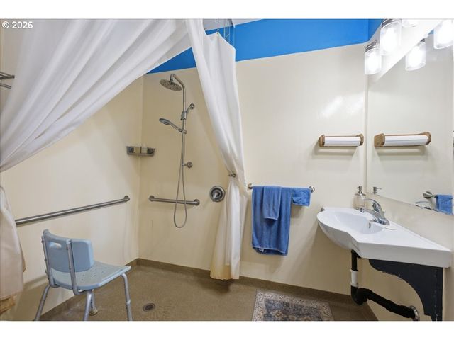 7062 RIVER BEND Dr Ne, Silverton, OR 97381