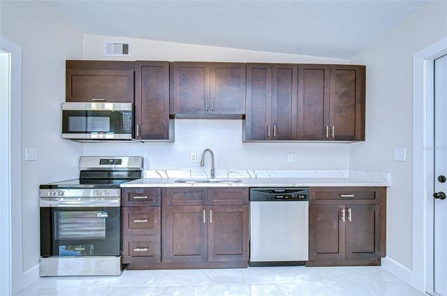 6214 N CLARK AVENUE, Tampa, FL 33614