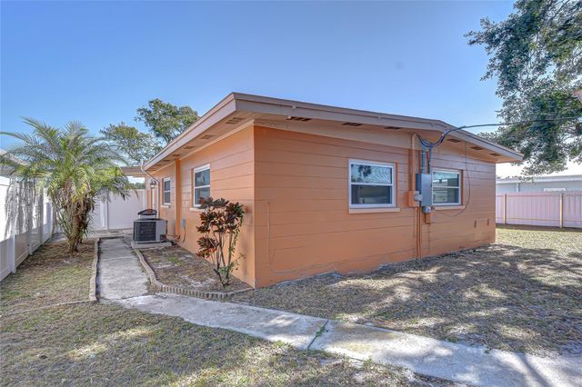 6214 N CLARK AVENUE, Tampa, FL 33614