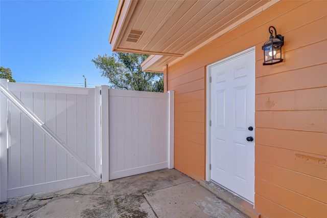 6214 N CLARK AVENUE, Tampa, FL 33614