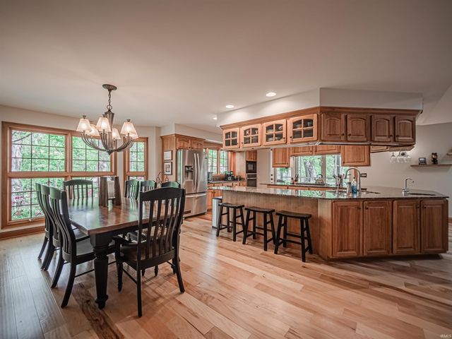 1166 Twin Lakes Court, Boonville, IN 47601