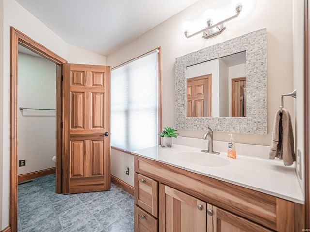 1166 Twin Lakes Court, Boonville, IN 47601