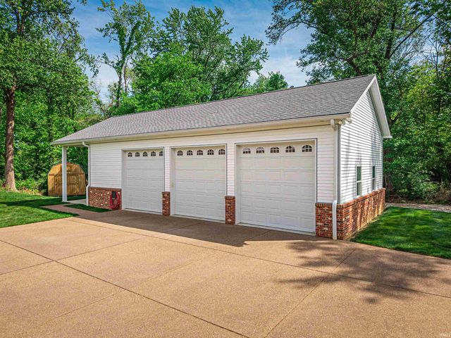 1166 Twin Lakes Court, Boonville, IN 47601