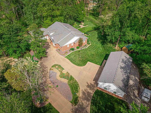 1166 Twin Lakes Court, Boonville, IN 47601