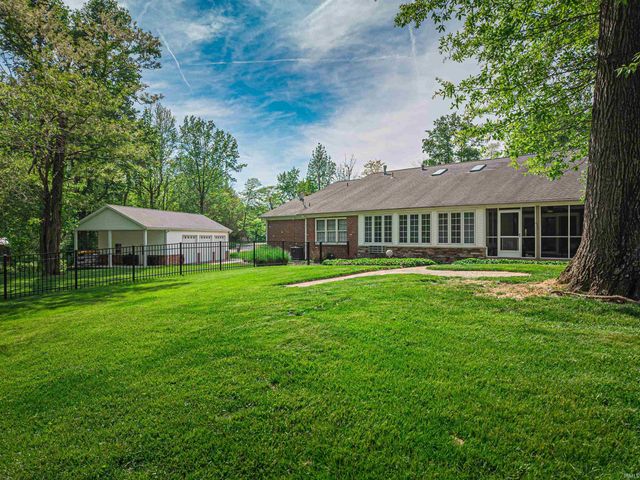 1166 Twin Lakes Court, Boonville, IN 47601