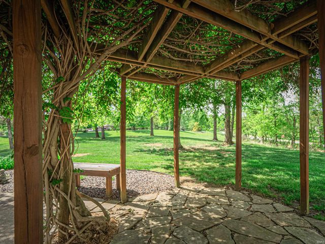 1166 Twin Lakes Court, Boonville, IN 47601