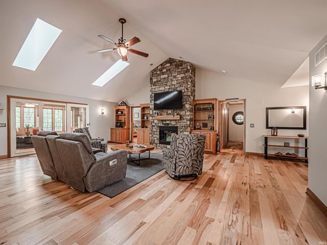 1166 Twin Lakes Court, Boonville, IN 47601