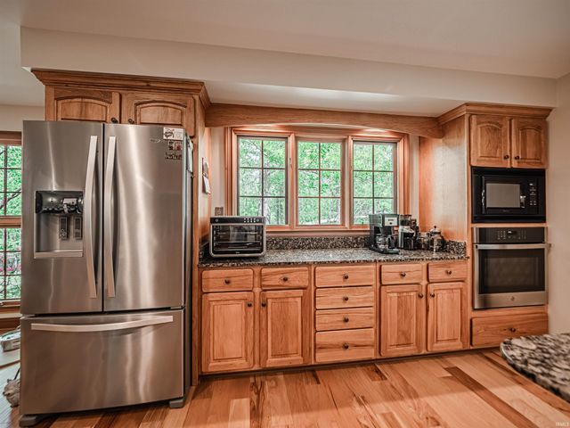 1166 Twin Lakes Court, Boonville, IN 47601