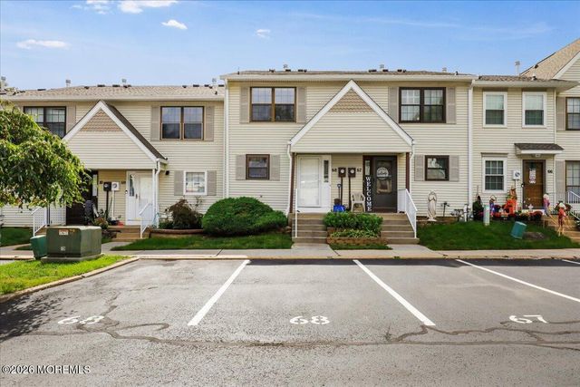 68 English Club Drive, Englishtown, NJ 07726