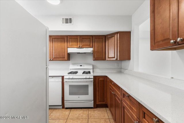 68 English Club Drive, Englishtown, NJ 07726