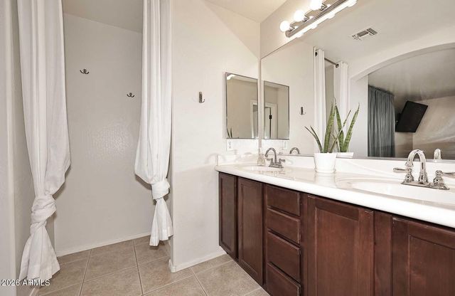 7132 W DARROW Street, Laveen, AZ 85339