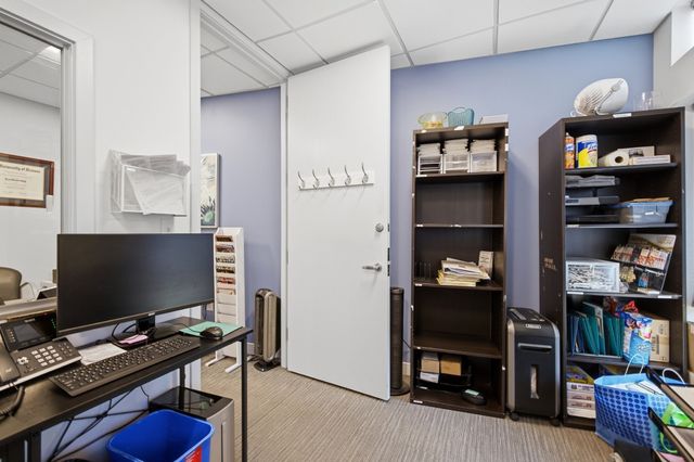 63 Shore Rd 32, Winchester, MA 01890