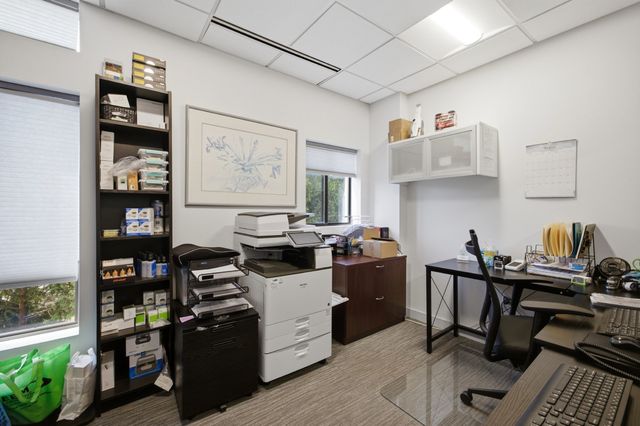 63 Shore Rd 32, Winchester, MA 01890