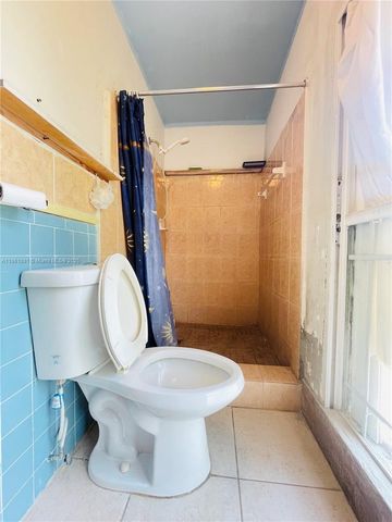 8203 NW 73rd Ter, Tamarac, FL 33321