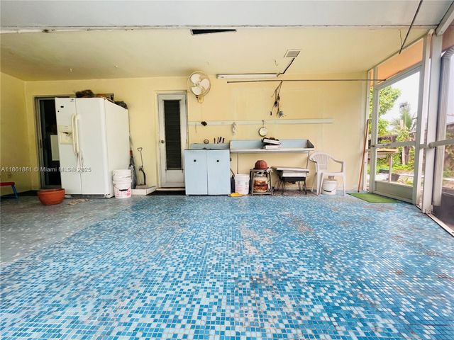 8203 NW 73rd Ter, Tamarac, FL 33321