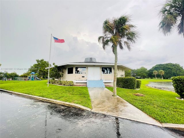 8203 NW 73rd Ter, Tamarac, FL 33321