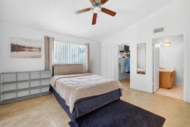 2550 SW 18th Terrace 2005, Fort Lauderdale, FL 33315