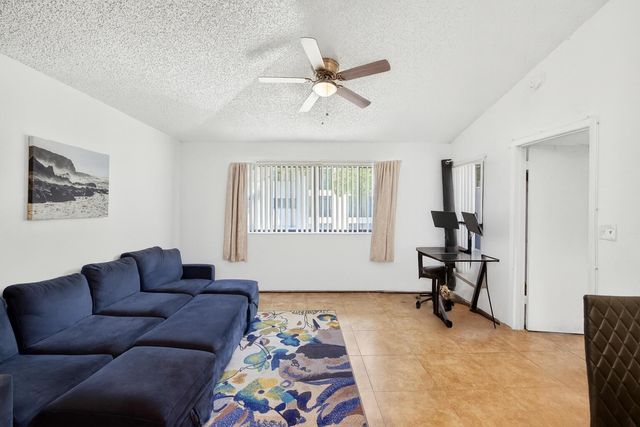 2550 SW 18th Terrace 2005, Fort Lauderdale, FL 33315
